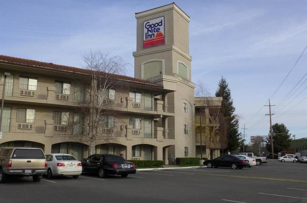 Inn At Rohnert Park Exterior photo
