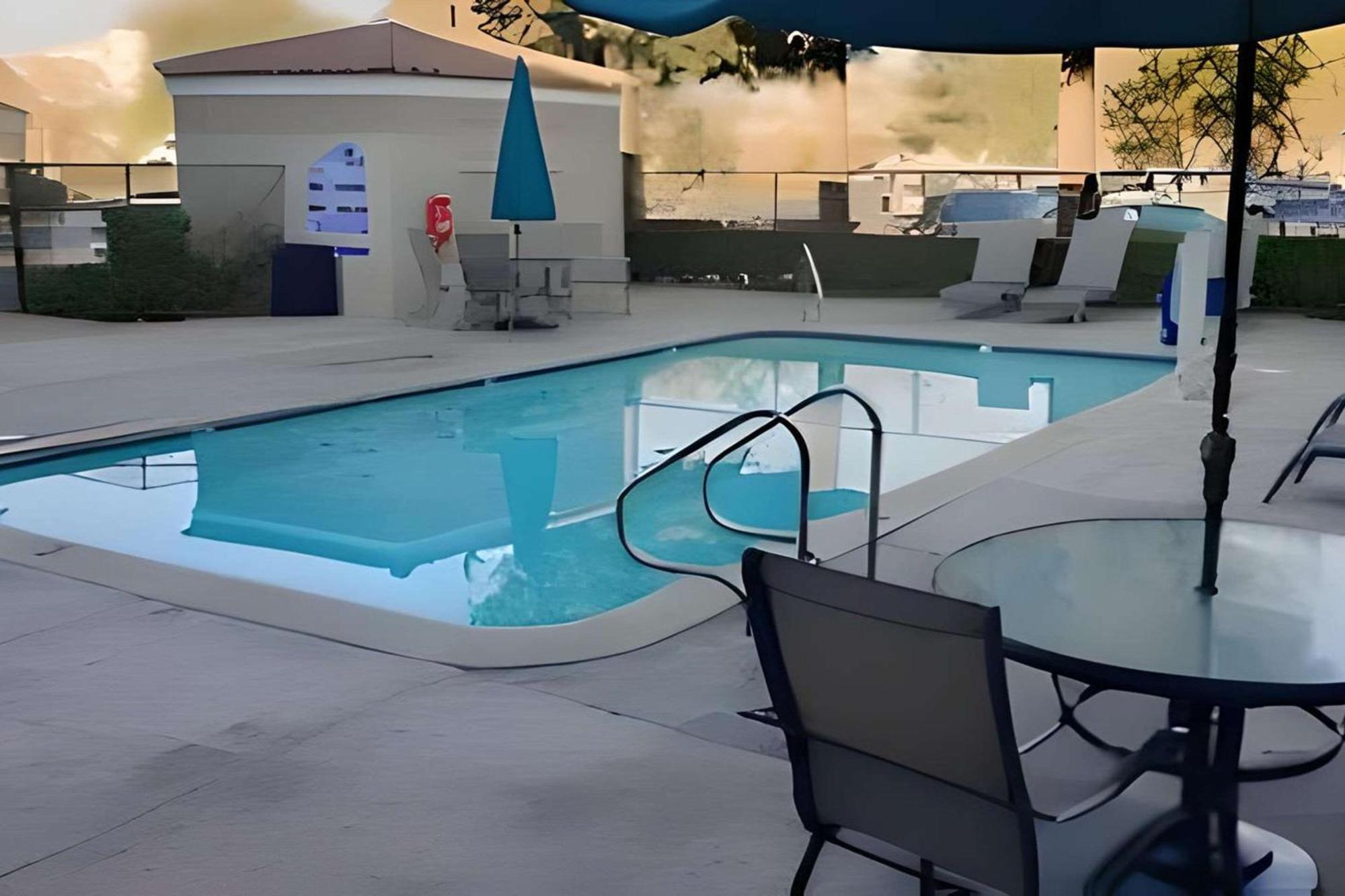 Inn At Rohnert Park Exterior photo