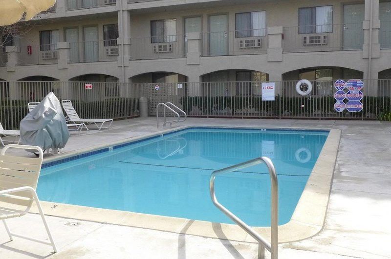 Inn At Rohnert Park Exterior photo