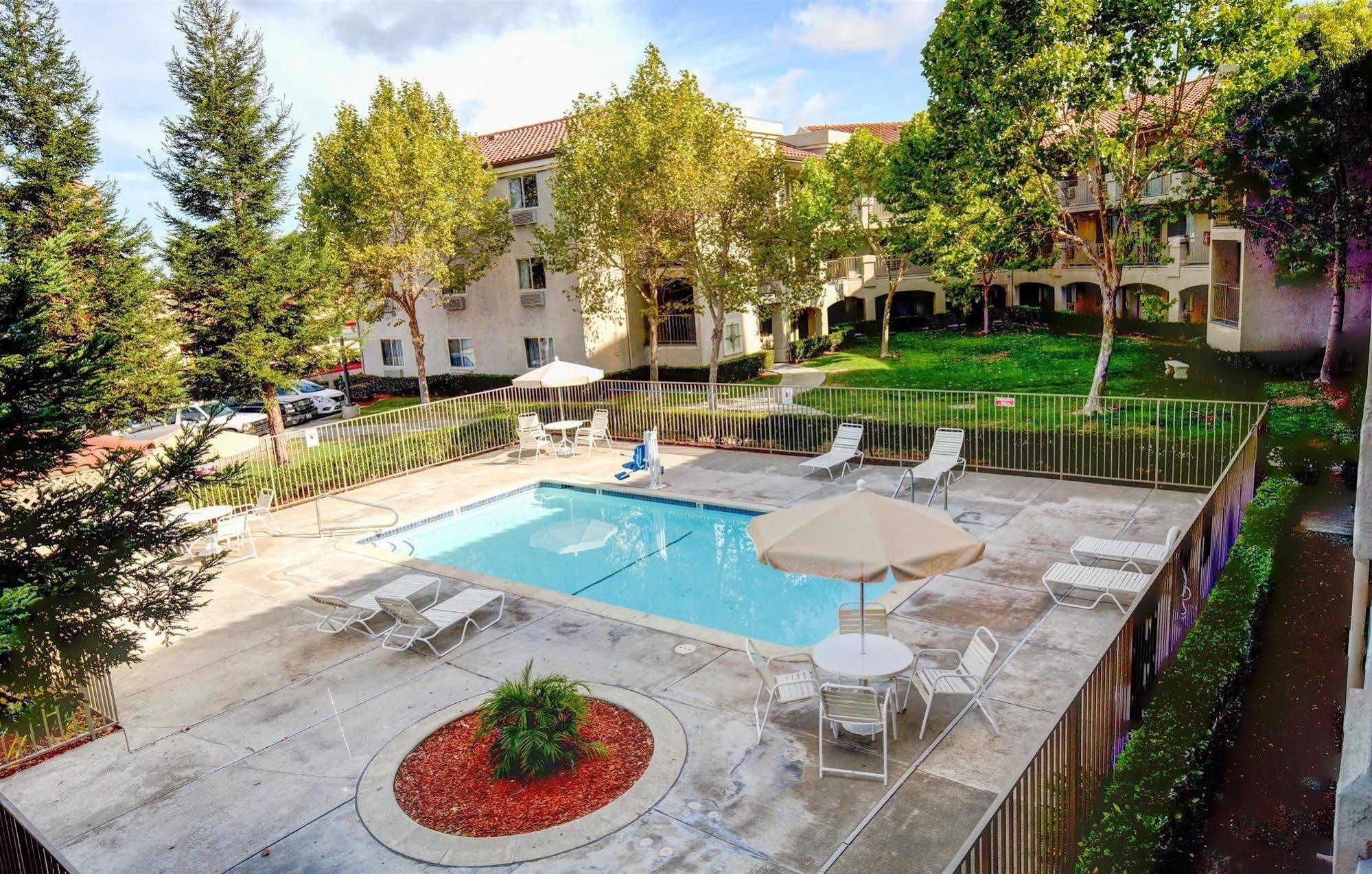 Inn At Rohnert Park Exterior photo