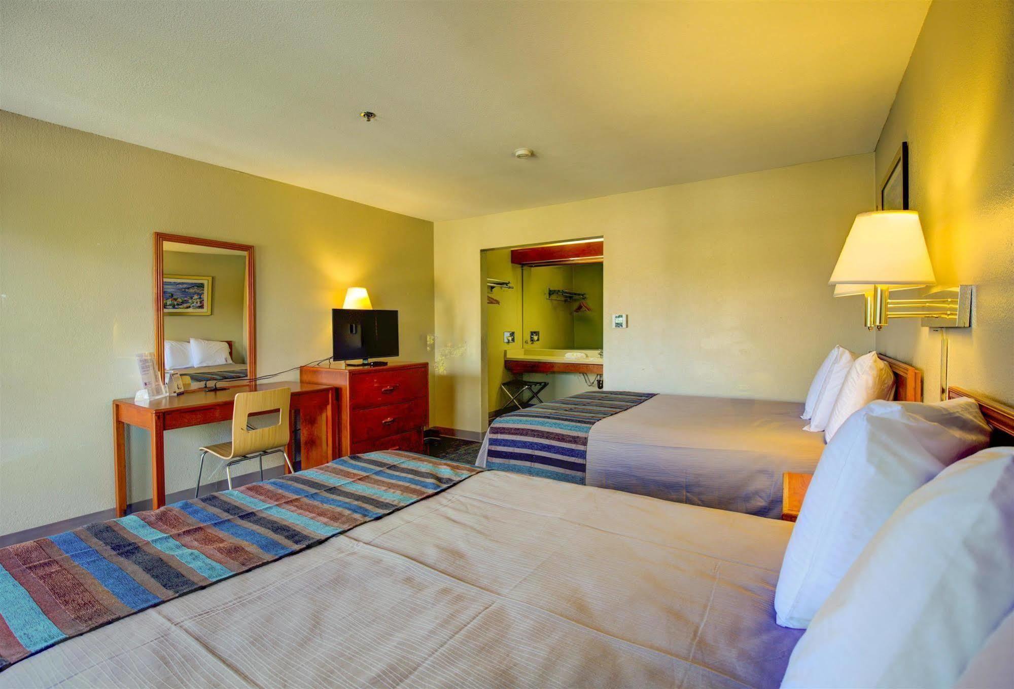 Inn At Rohnert Park Exterior photo