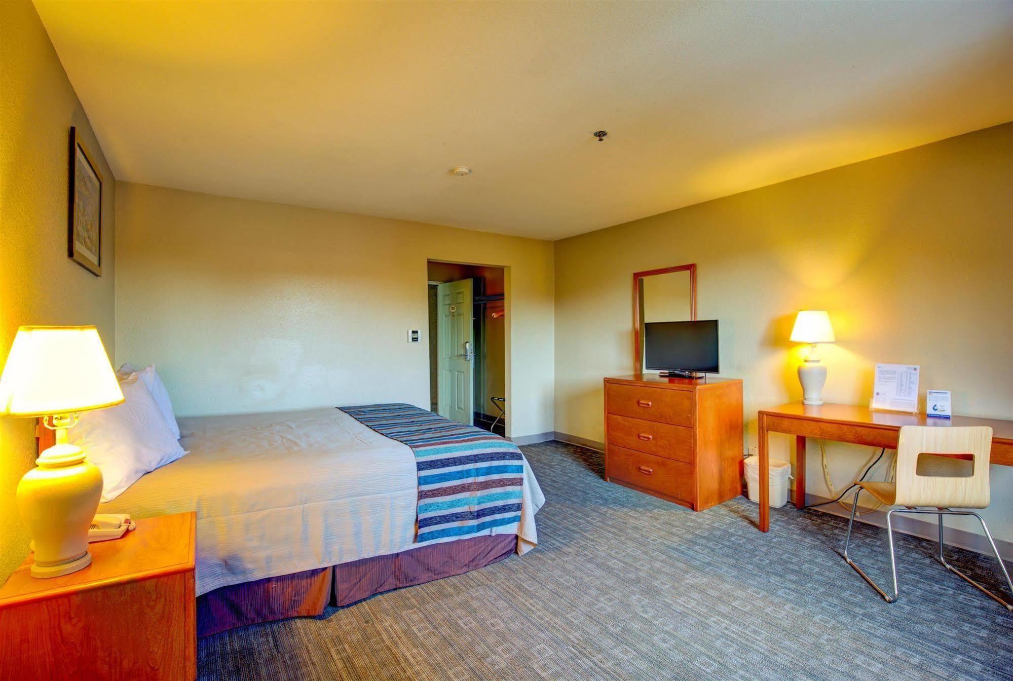 Inn At Rohnert Park Exterior photo