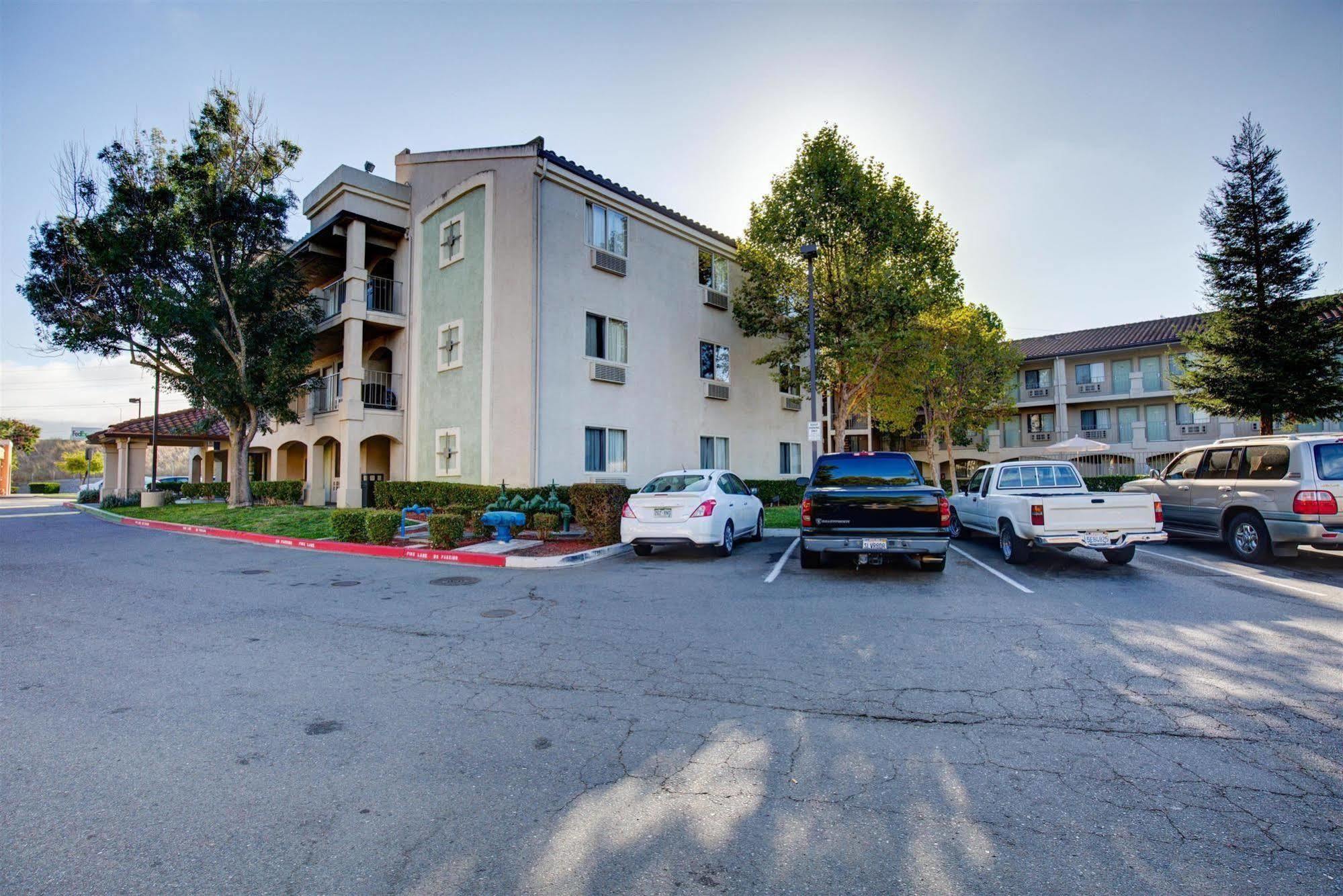 Inn At Rohnert Park Exterior photo